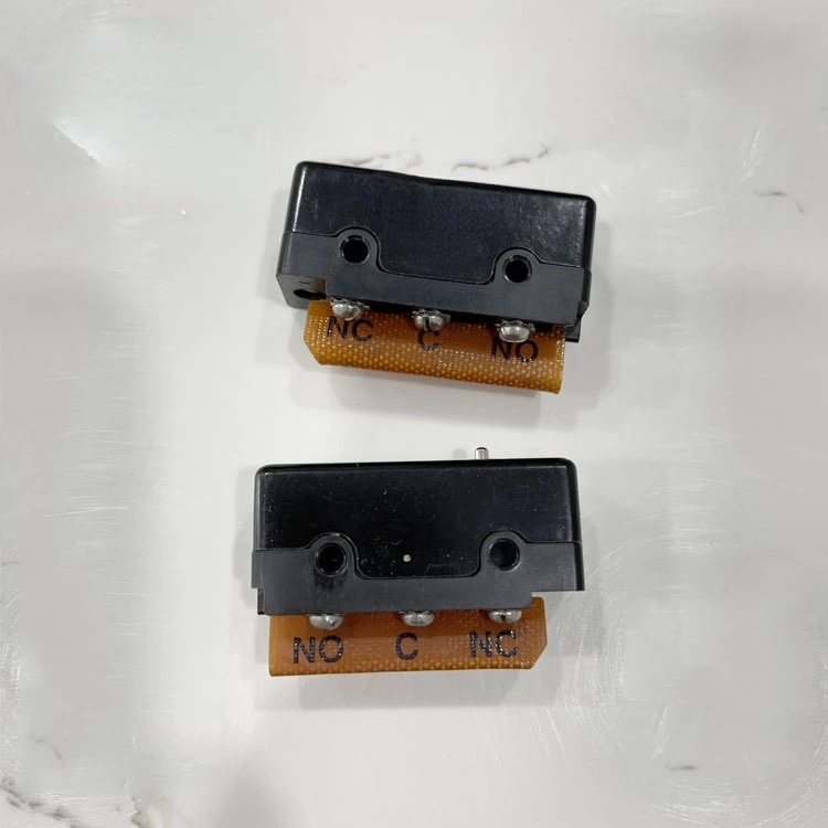 DT-2R4-A7 마이크로 스위치 더블 폴 스로우 회로 250Vac 10A