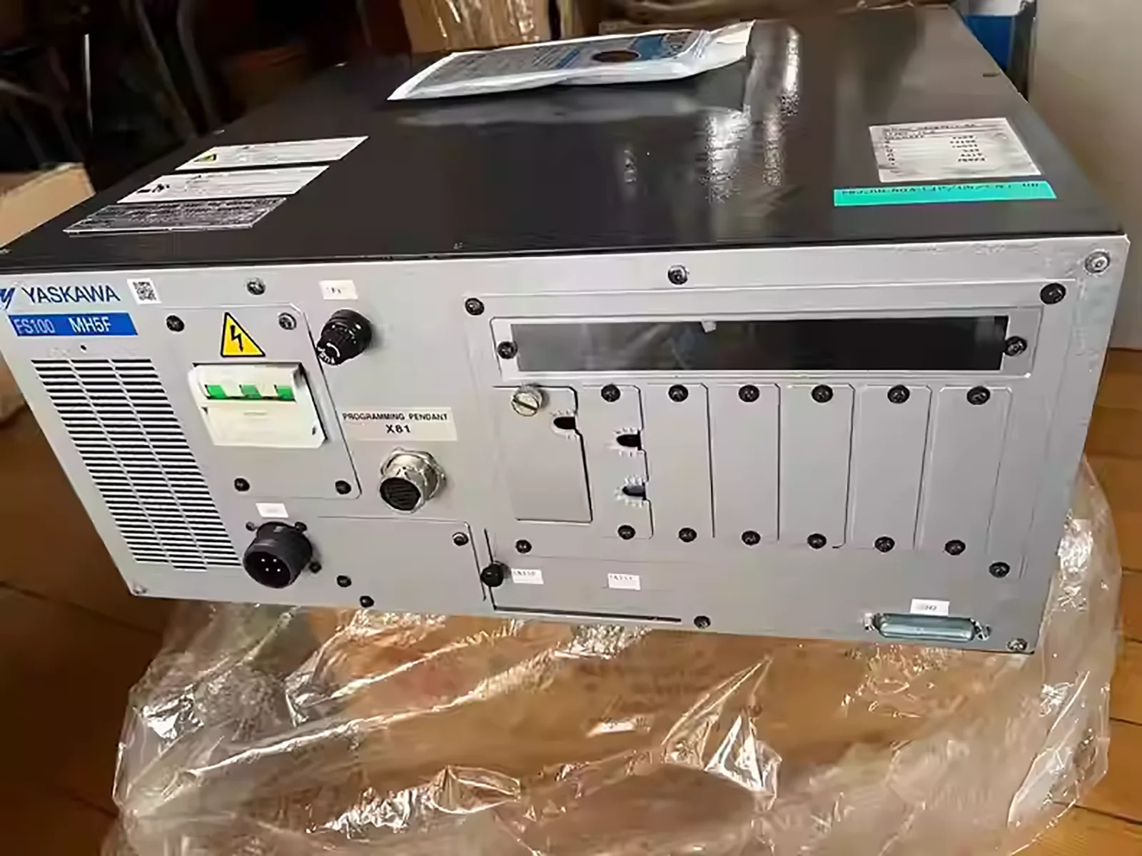 제어 캐비닛 ERMR-MH0005F-A00 FS100 MH5F