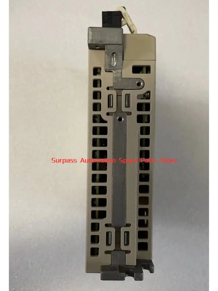 SGD7S-1R6A00A002 리퍼 서보 드라이브 200W 기능 작동 OK