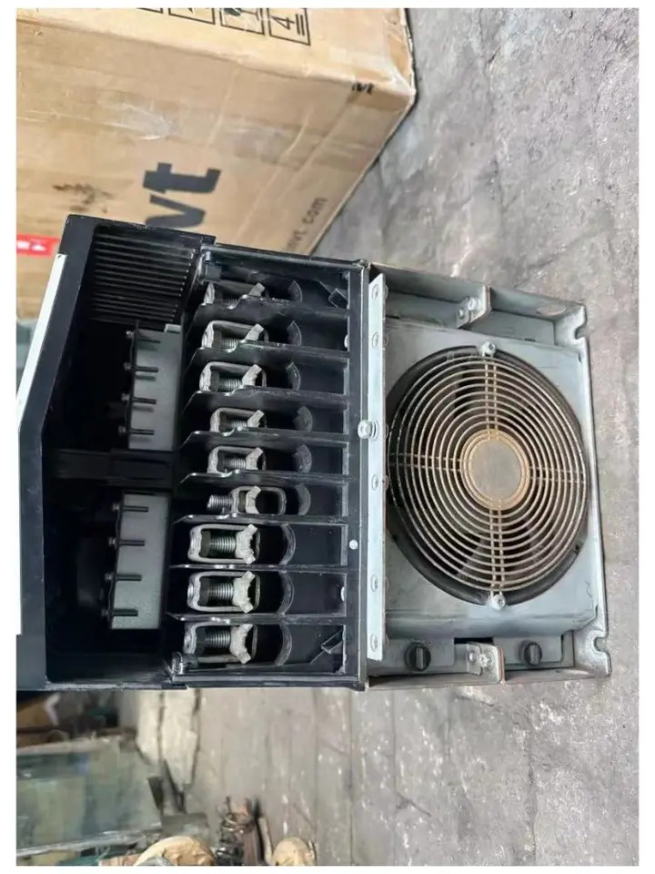리퍼 ACS880-01-145A-3 D150 P944 N7518 인버터 완료