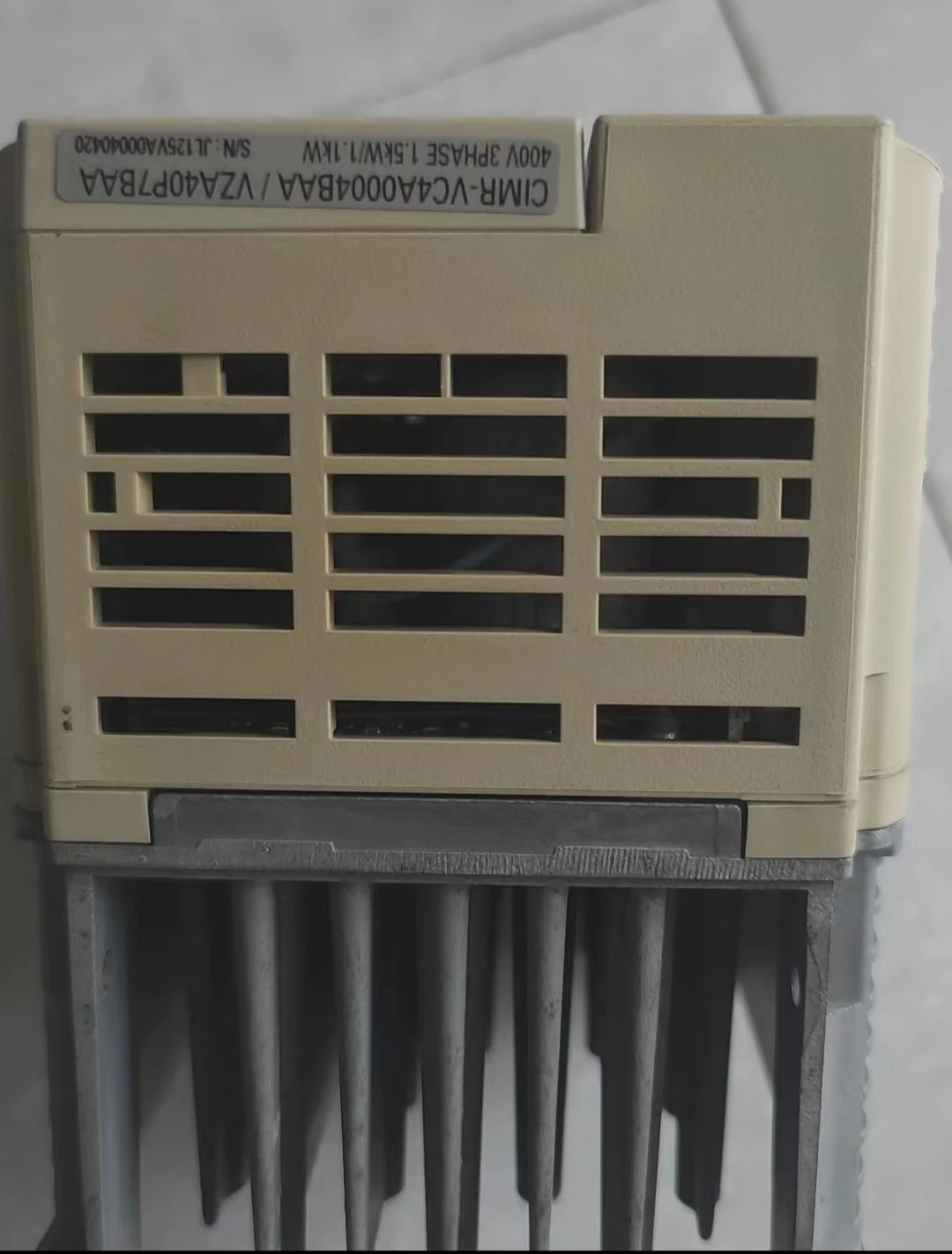 CIMR-VC4A0004BAA 리퍼 V1000 인버터 1.5kW/1.1kW 기능 작동 OK