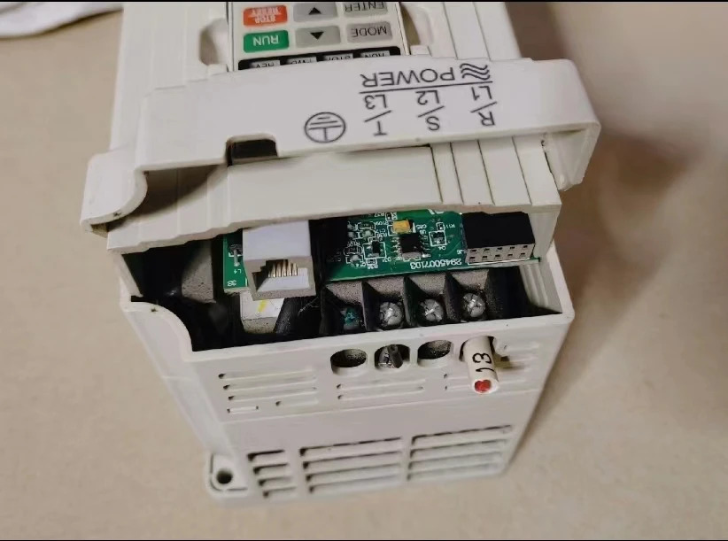 VFD004M21A 사인버터 0.4kW 230V 1/3PHASE 리퍼 기능 OK