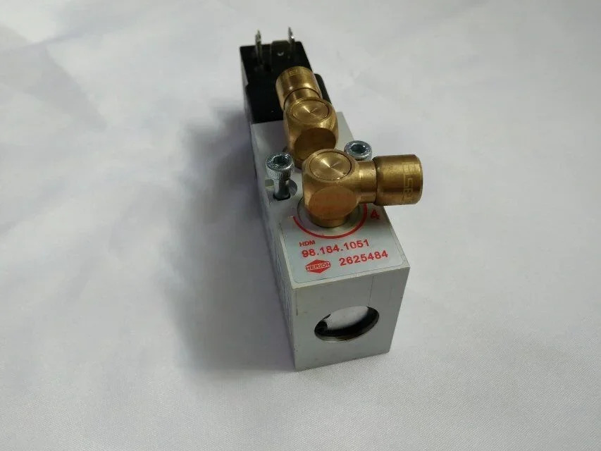 오프셋 인쇄기계 부품 CD102 SM102 MO 밸브 98.184.1051