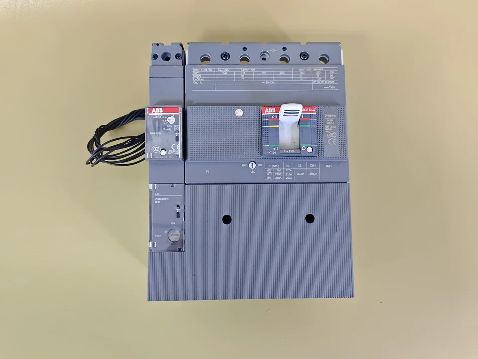 ABB 몰드 케이스 회로차단기 XT3N250 TMD200 2000 FF 4P RC t ID2TFH100499R1001