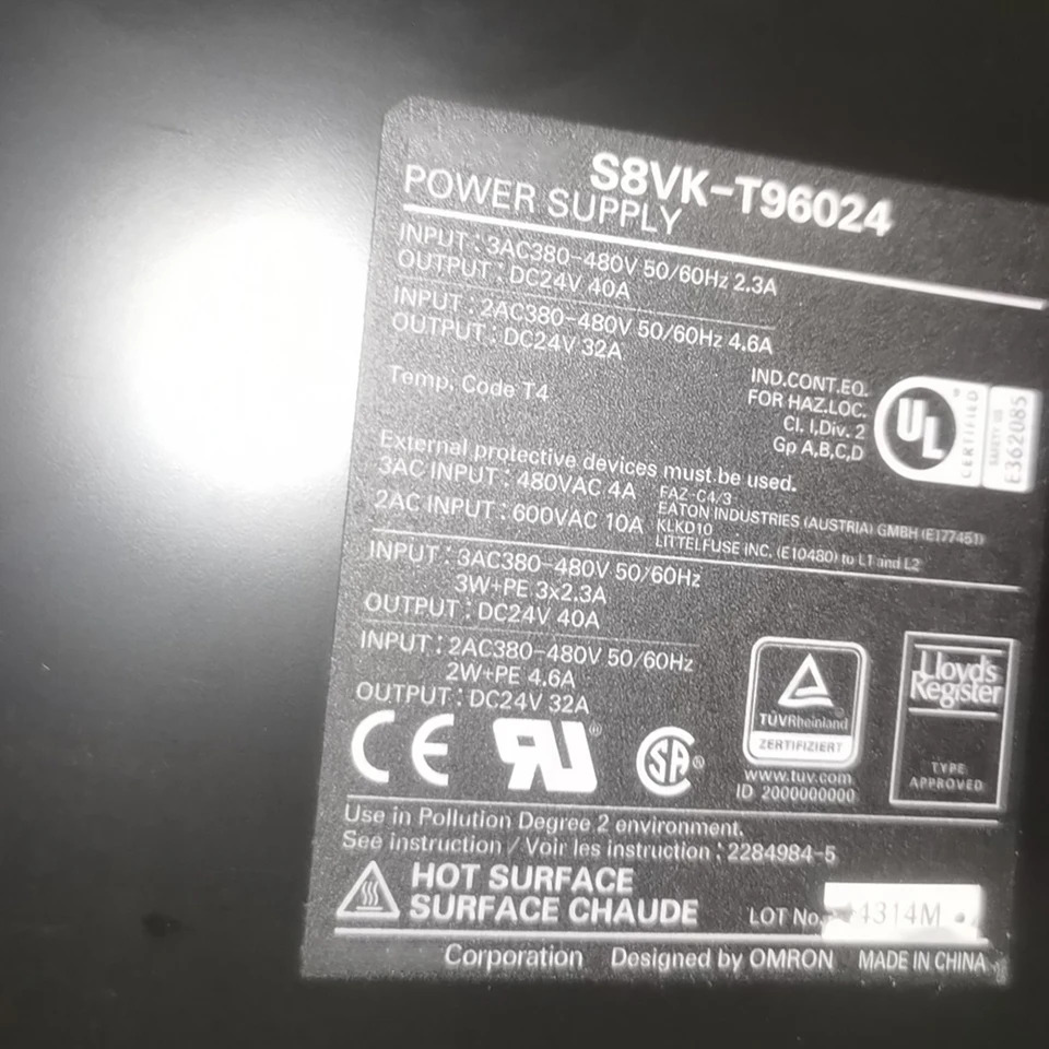 레일 타입 스위칭 전원공급장치 S8VK-T96024 DC24V 40A 출력