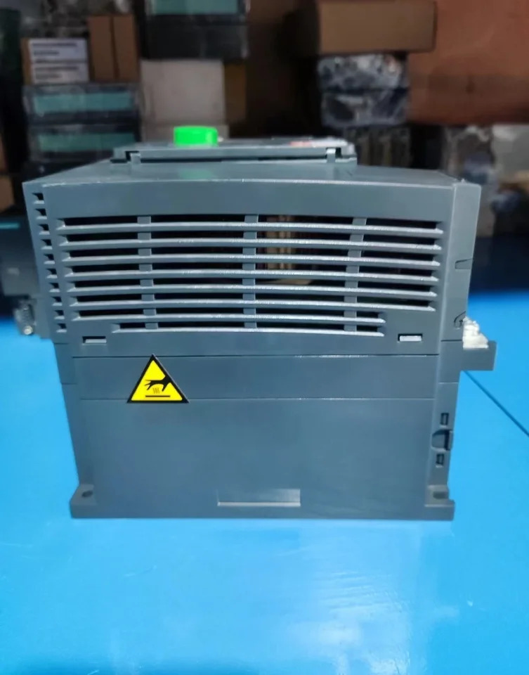 리퍼 인버터 ATV320U40N4C 4KW-5hp호환 기능 실행 가능