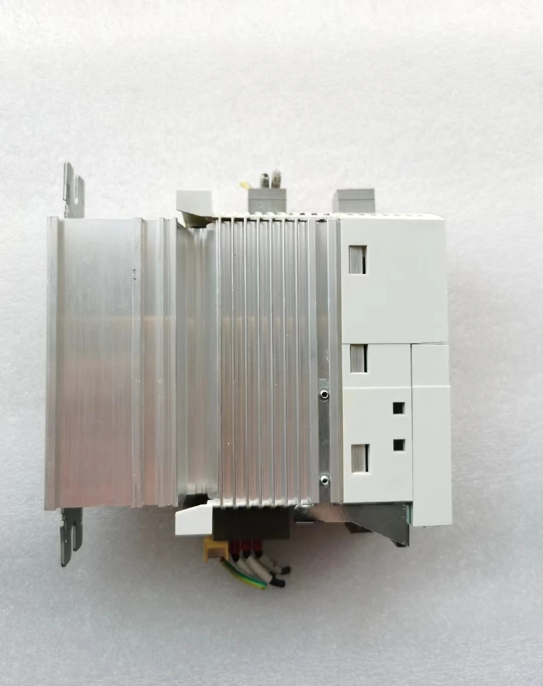 E82EV3712C 리퍼 인버터 0.37kW/220V 기능 작동 OK