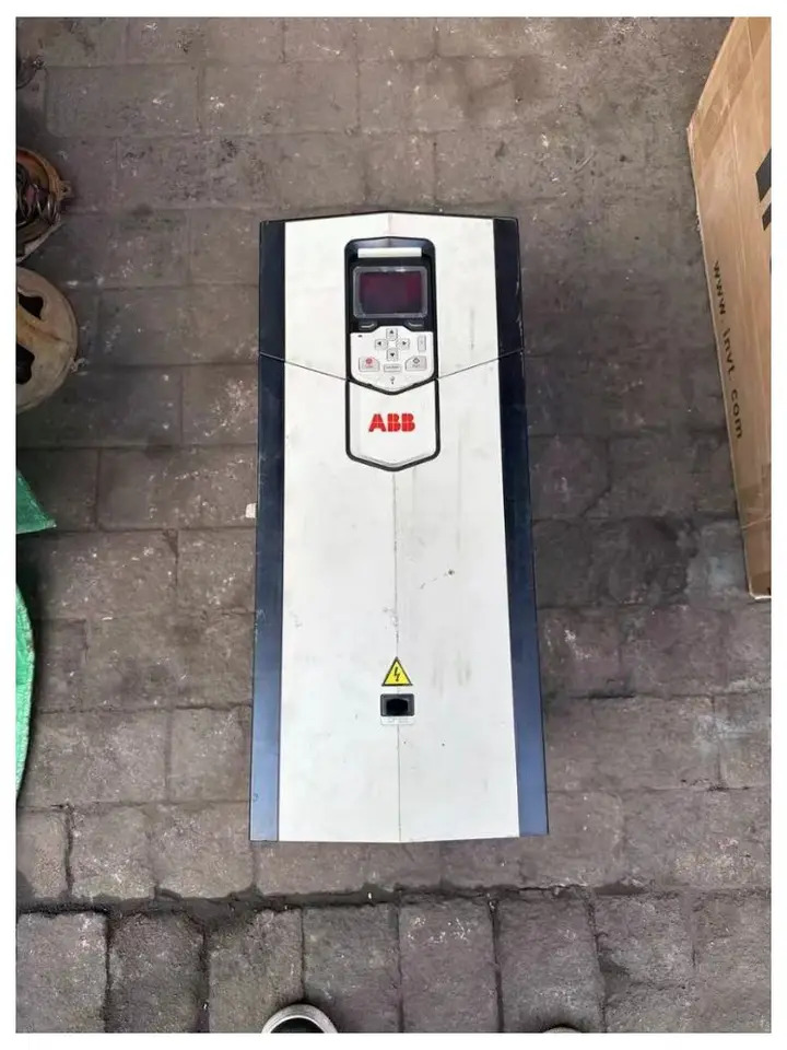 리퍼 ACS880-01-145A-3 D150 P944 N7518 인버터 완료