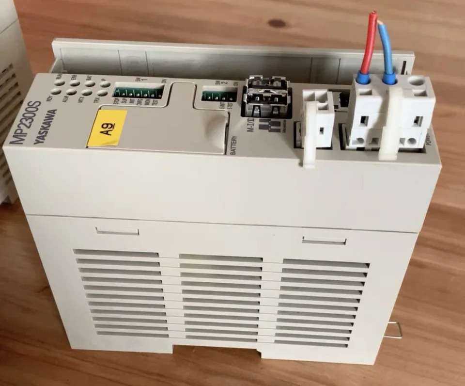Used JEPMC-MP2300S-E motion ler