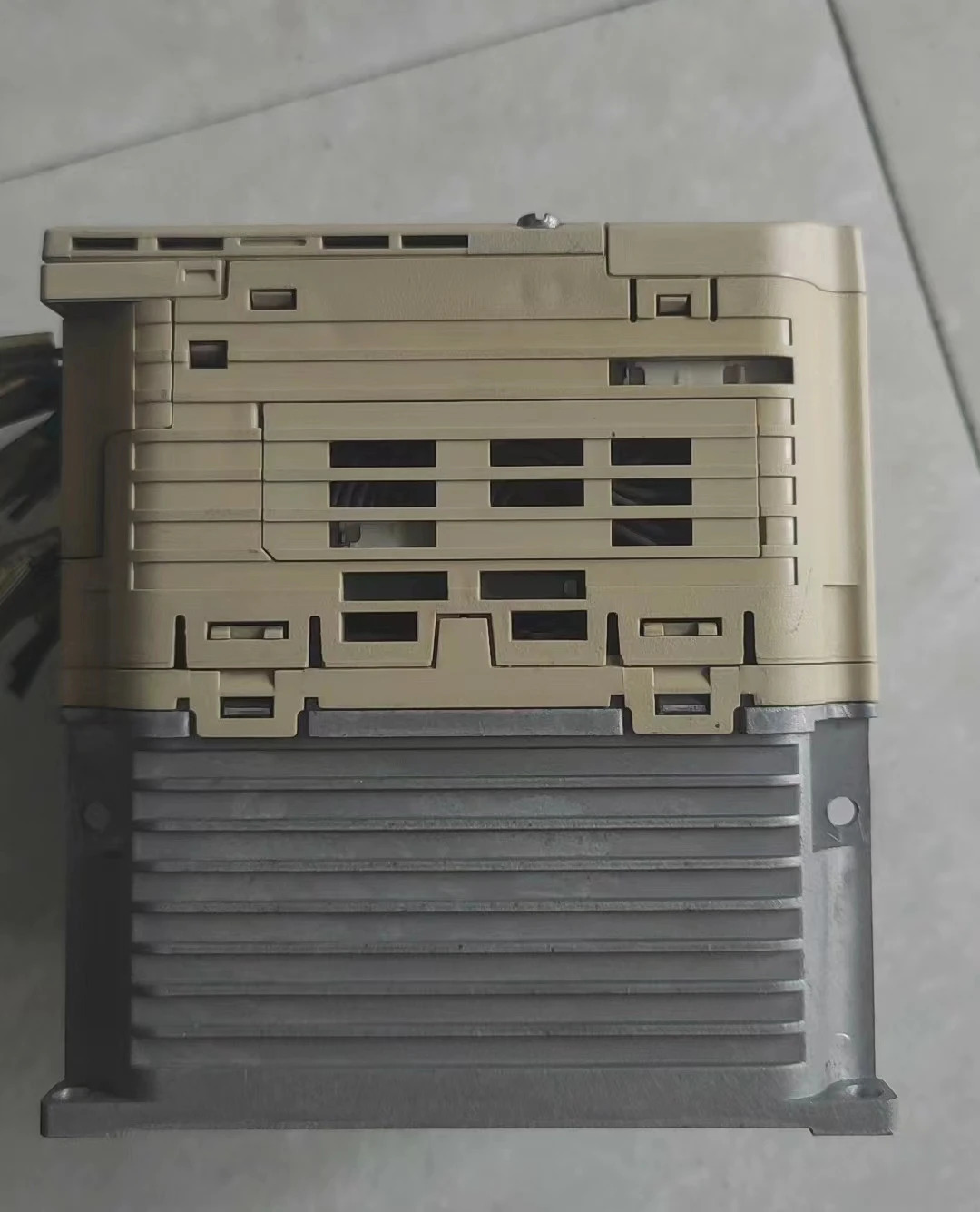 CIMR-VC4A0004BAA 리퍼 V1000 인버터 1.5kW/1.1kW 기능 작동 OK