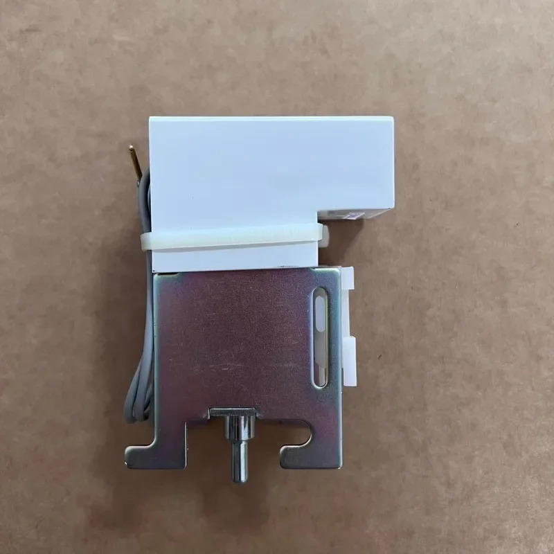 IZM-UVR230AC 208/240VAC 프레임 회로차단기 저전압 코일