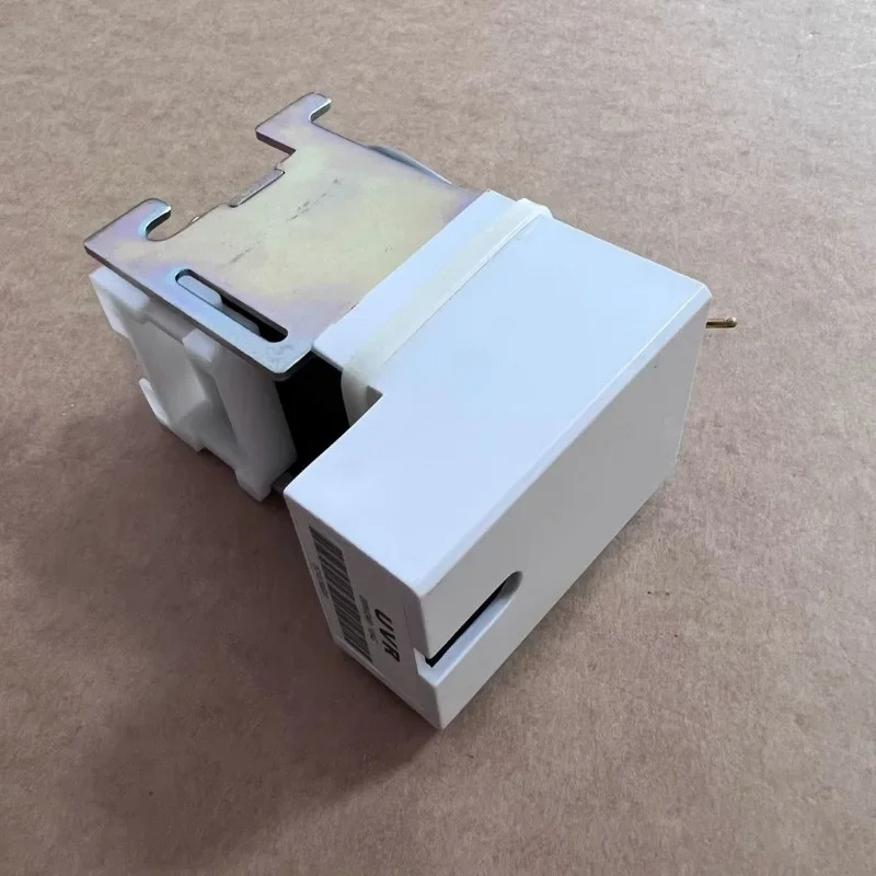 IZM-UVR230AC 208/240VAC 프레임 회로차단기 저전압 코일