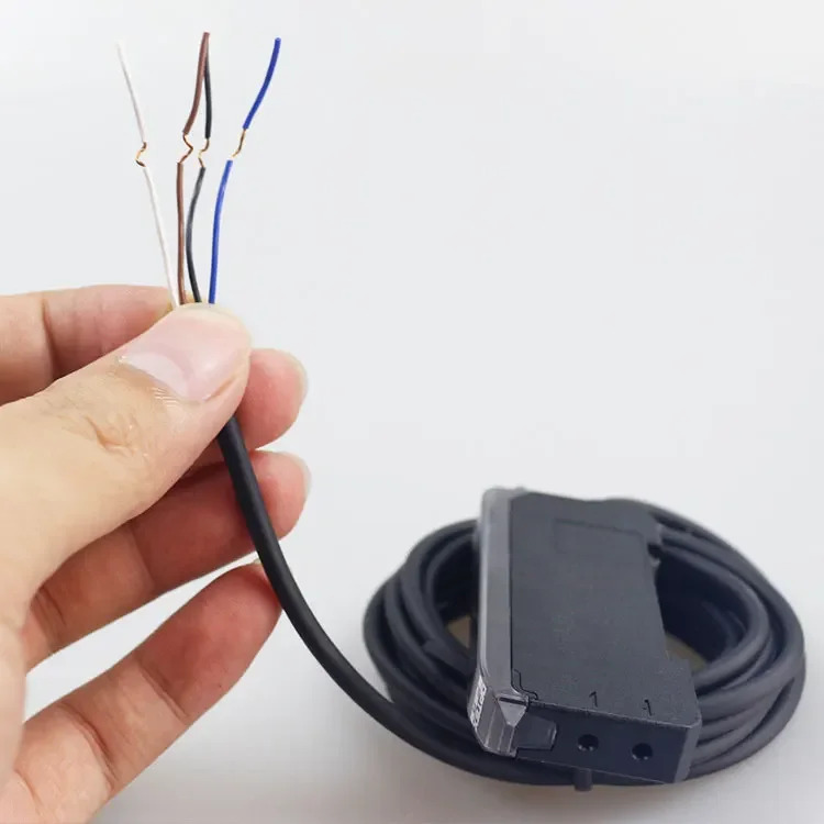 고속 광섬유 증폭기 D3RF-TP 24V 초고속 응답 디지털 디스플레이 센서 오리지널