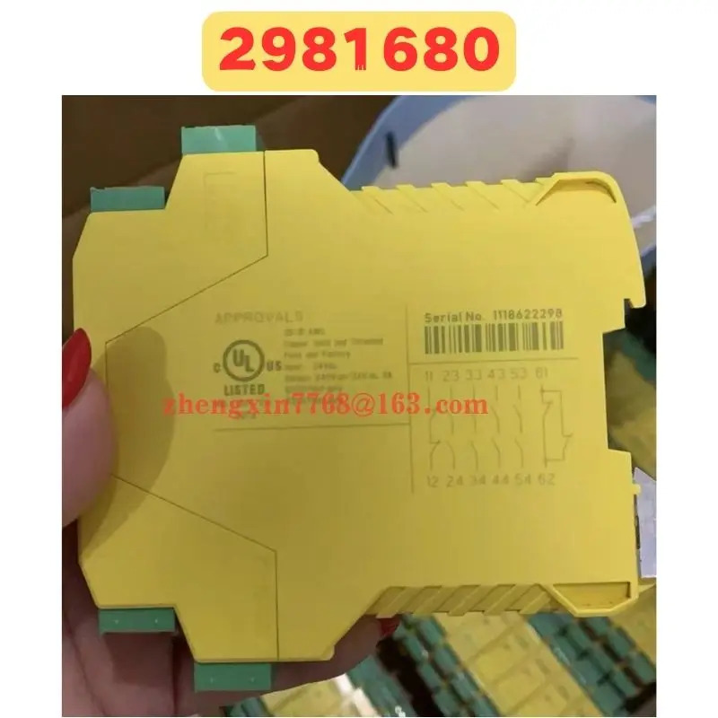 리퍼 안전 릴레이 정상 기능 완료 2981680 PSR-SPP-24DC URM4 4X1 2X2 B