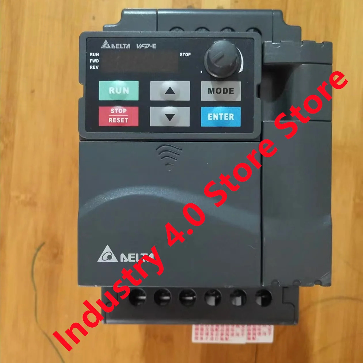 신형 델타 VFD015CP43B-21 주파수 변환기 VFD022E43A