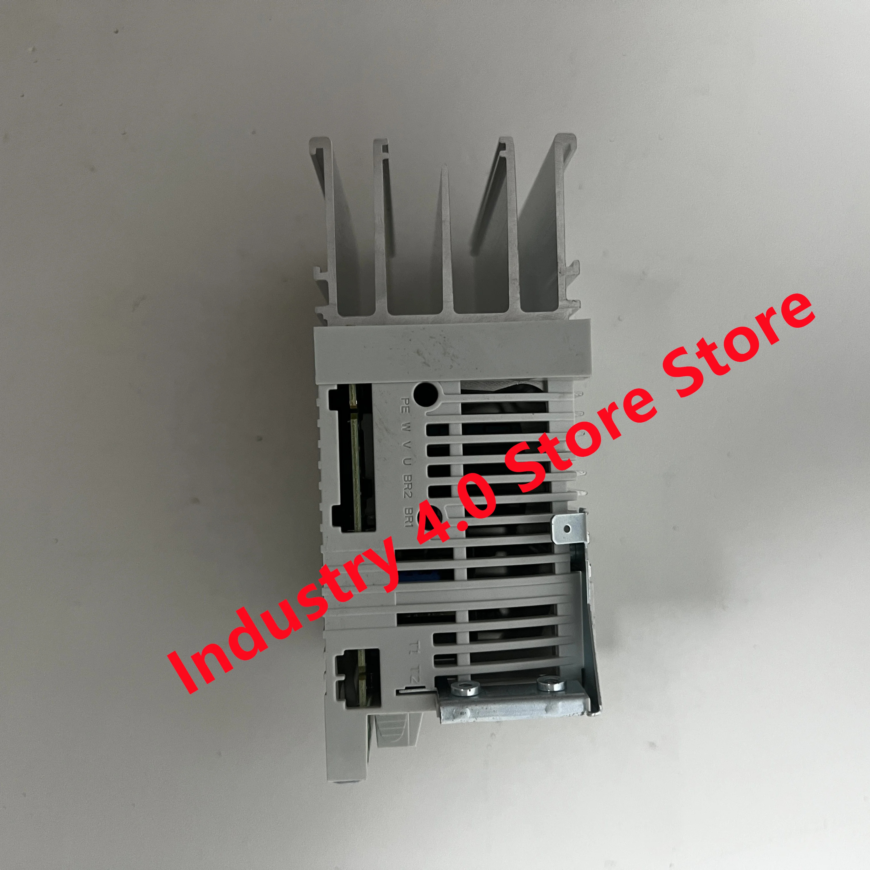 E82EV371K2C / E82EV371-2C E82EV371K2C200 /E82EV371-2C200 신