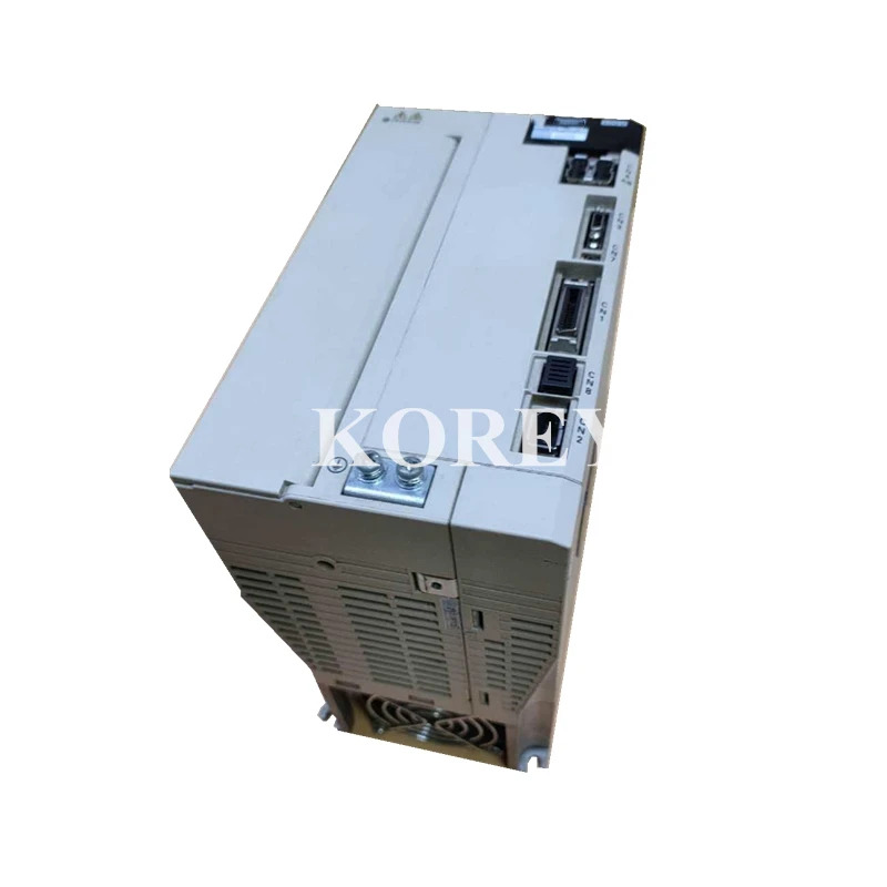 서보 드라이버 SGDV-180A11A002000 SGDV-550A01A 포장