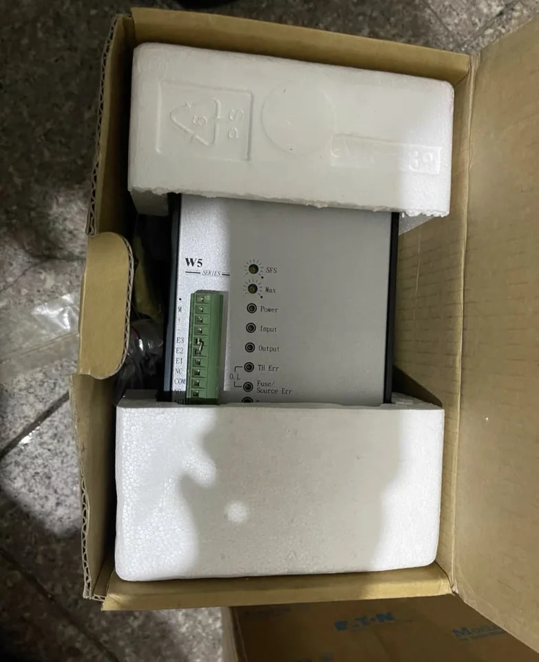 W5TP4V045-23J 와트 파워 컨디셔너 W5TP4V045 23J