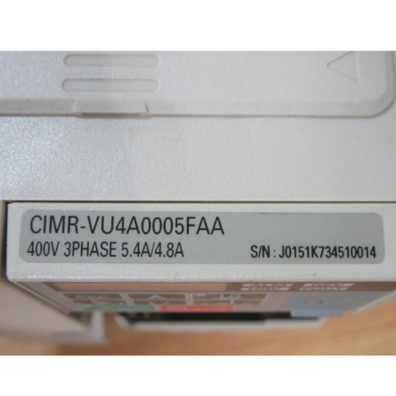 새 Yaskawa CIMR-VU4A0005FAA 인버터