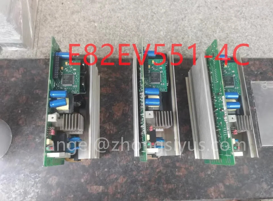 E82EV551-4C 인버터 0.55kw 380V 리퍼 OK E82EV551 4C상태