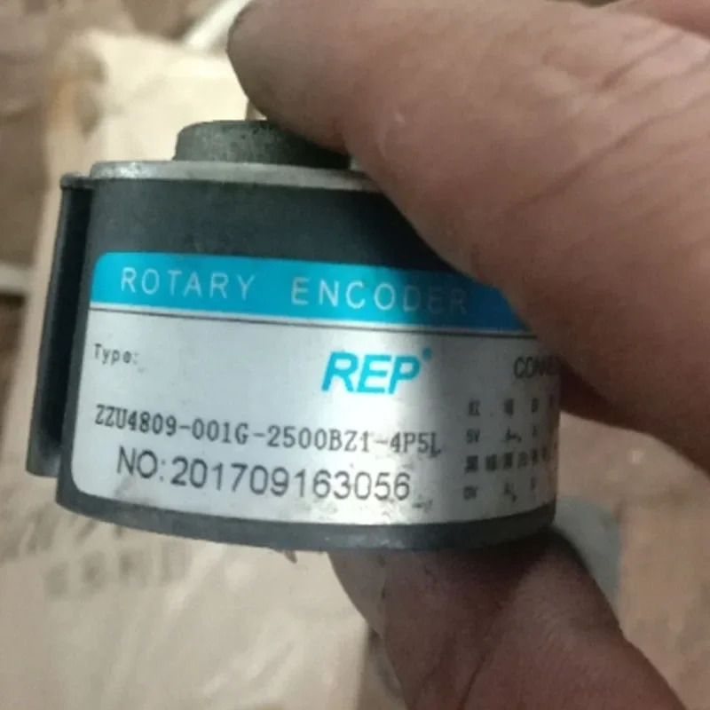 Rip 광전 로터리 서보 인코더 ZZU4809-001G-2500BZ1-4P5L은 동안 됩니다.