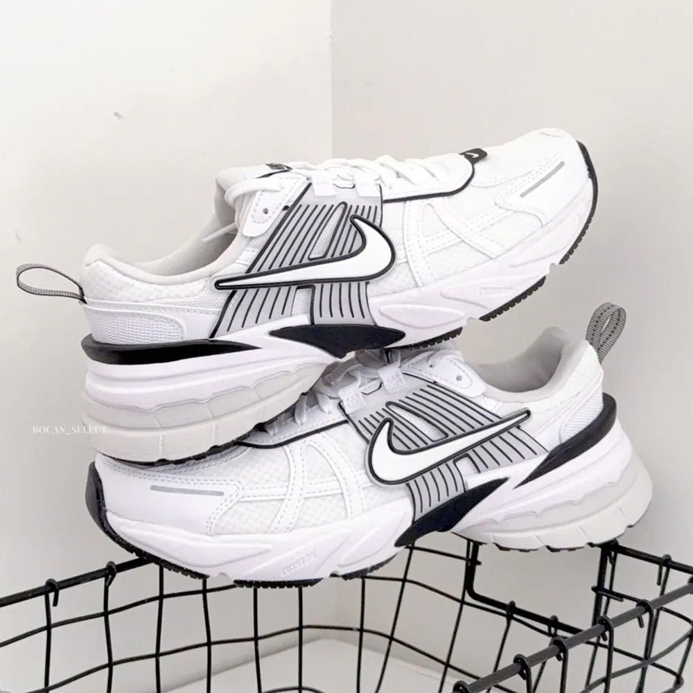 나이키 V2K 런 V5 RNR 블랙 메탈릭 실버 서밋화이트 y2k - 상세 이미지 2