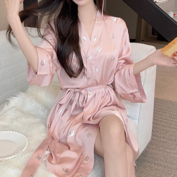 실크 샤워 가운 여성 고급스러운 나비 문양 새틴 와이드 소매 파자마 호텔 홈웨어 목욕가운 - 상세 이미지 3