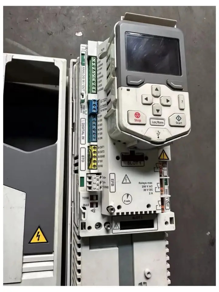 리퍼 ACS580-01-018A-4 인버터 완료