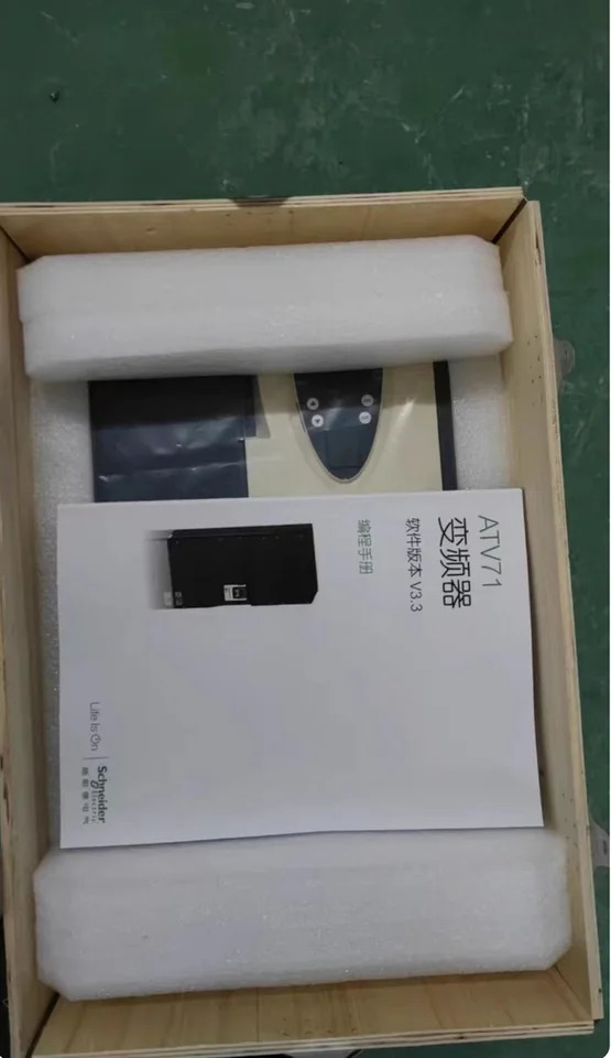 AC 스피드 드라이브 ATV71HD22N4Z 신 오리지널