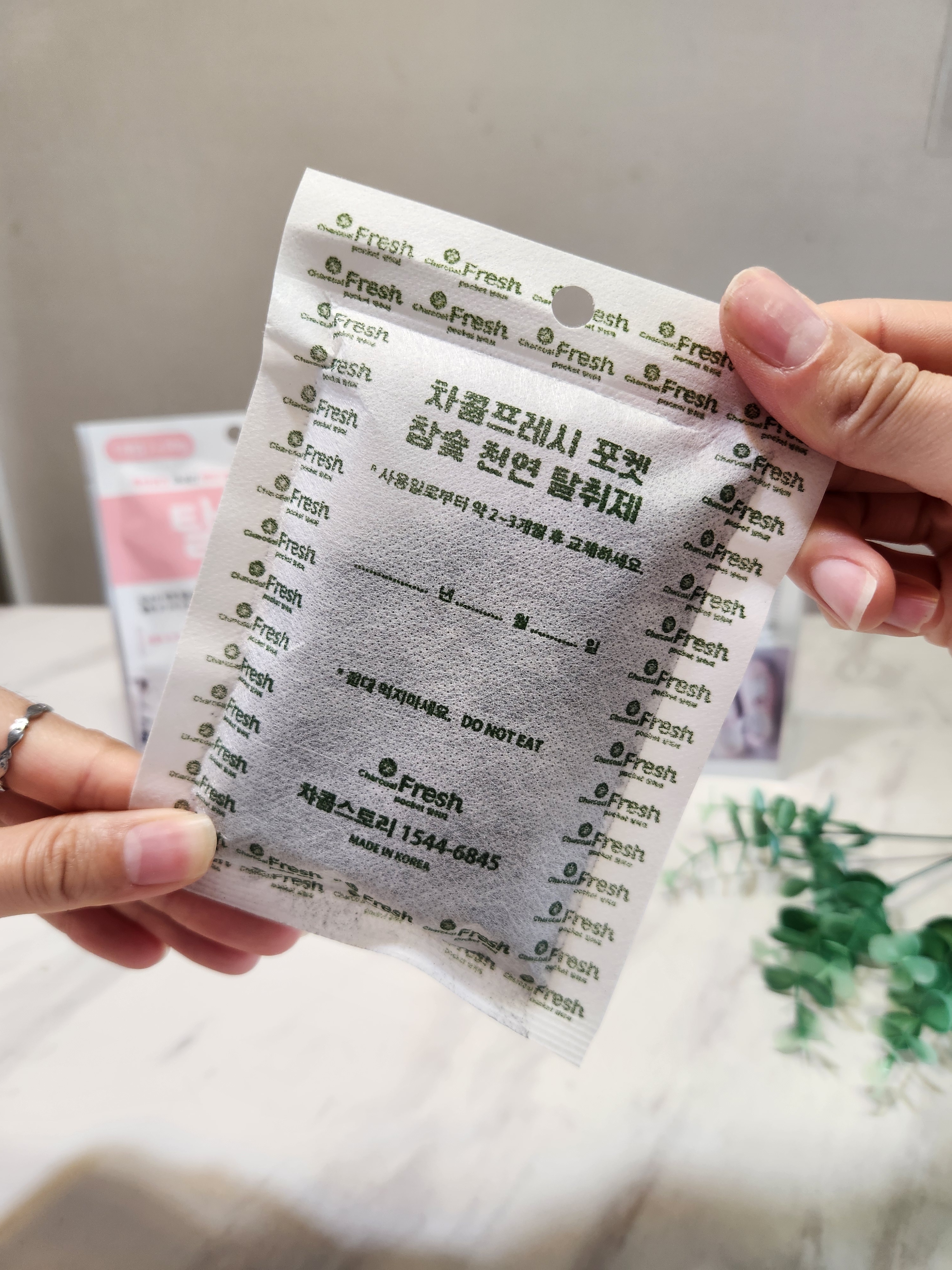 차콜프레시 포켓 국내산 백탄 참숯 서랍장 옷장 신발장 생활탈취제 50g, 5개 - 상세 이미지 4