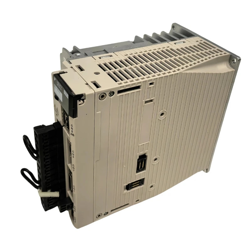 Yaskawa SGDV-1R9D11A 서보 드라이브 내 신