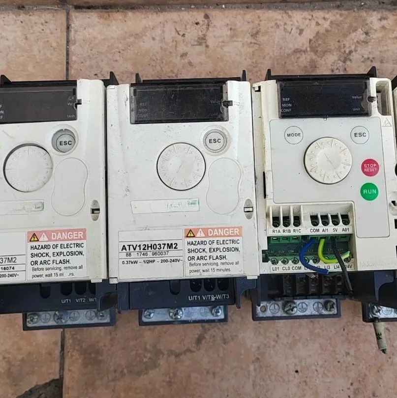 ATV12H037M2 0.37KW 3개월 으로 잘 작동