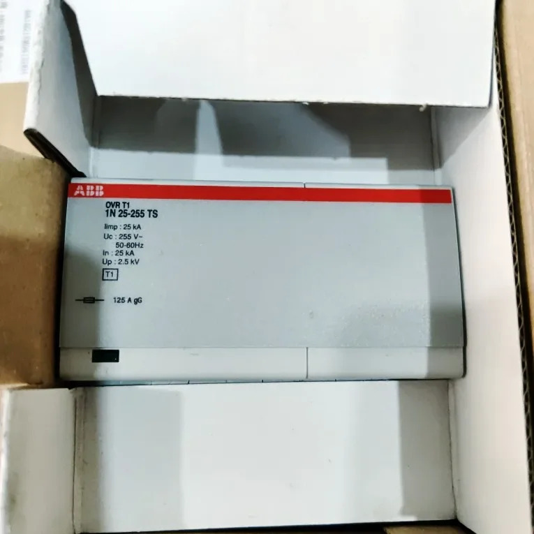 ABB 서지 보호기 2CTB 815101 R1000 OVR T1 1N 25 255 TS