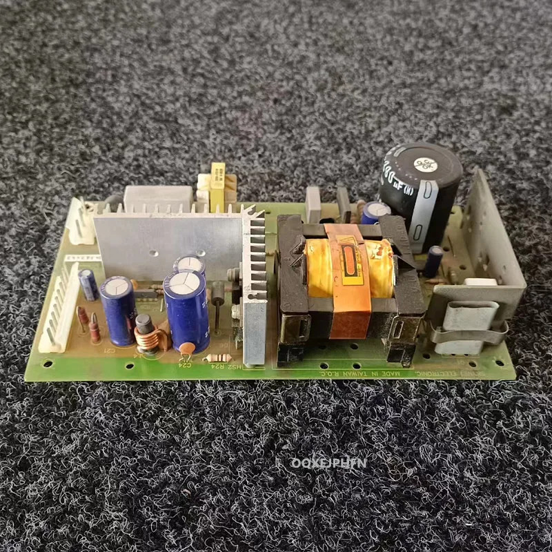 SKYNET리퍼 전원공급장치 SNP-9109-2 작동 새 것처럼 24V4.5A 5V1A