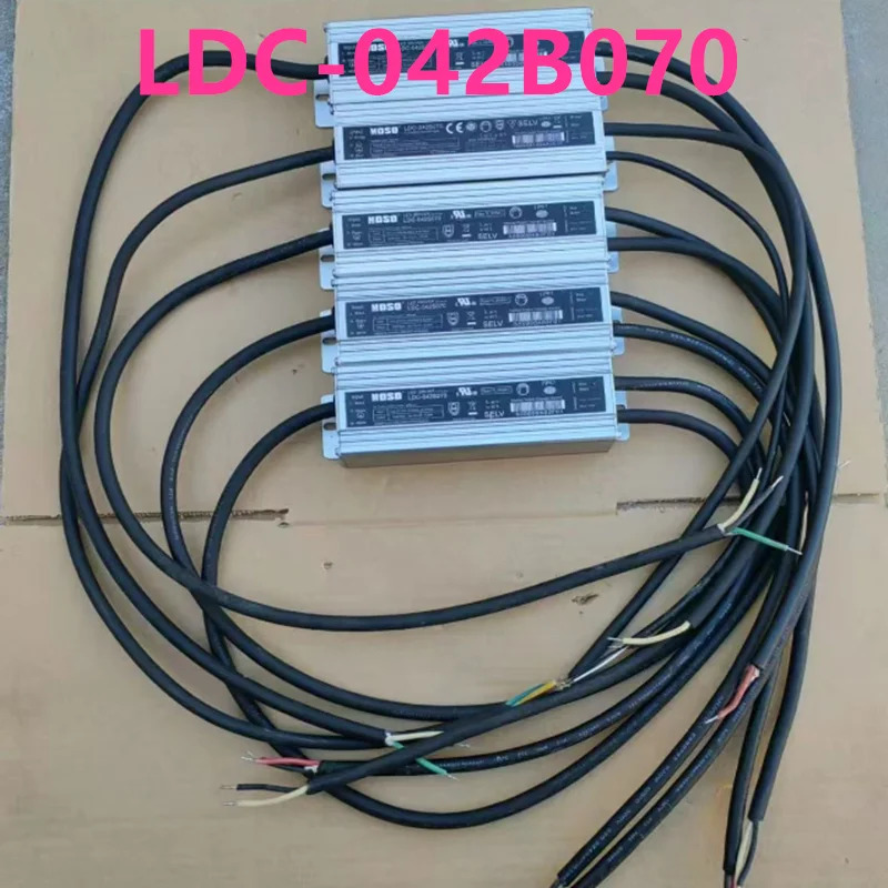 MOSO 50-75V 105W EHC-105B075 38-70V 42W LDC-042B070새 원본 전원공급장치