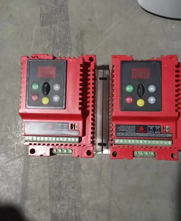 E800-0015T3 1.5KW380V 3개월 으로 잘 작동