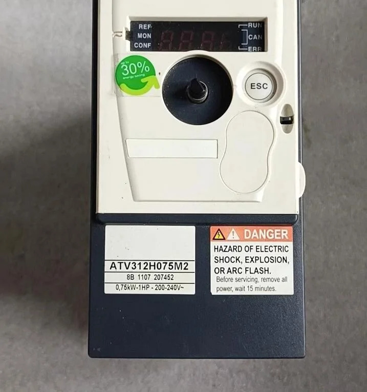ATV312H075M2 0.75KW 200-240V 3개월 으로 잘 작동함