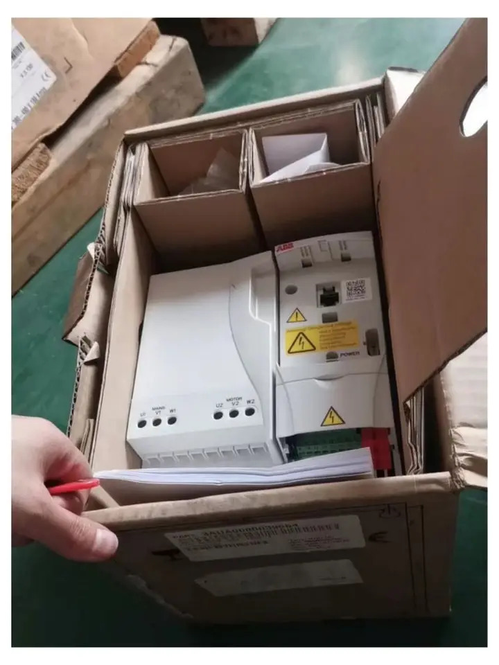 리퍼 ACS320-03U-15A6-4 인버터 완료