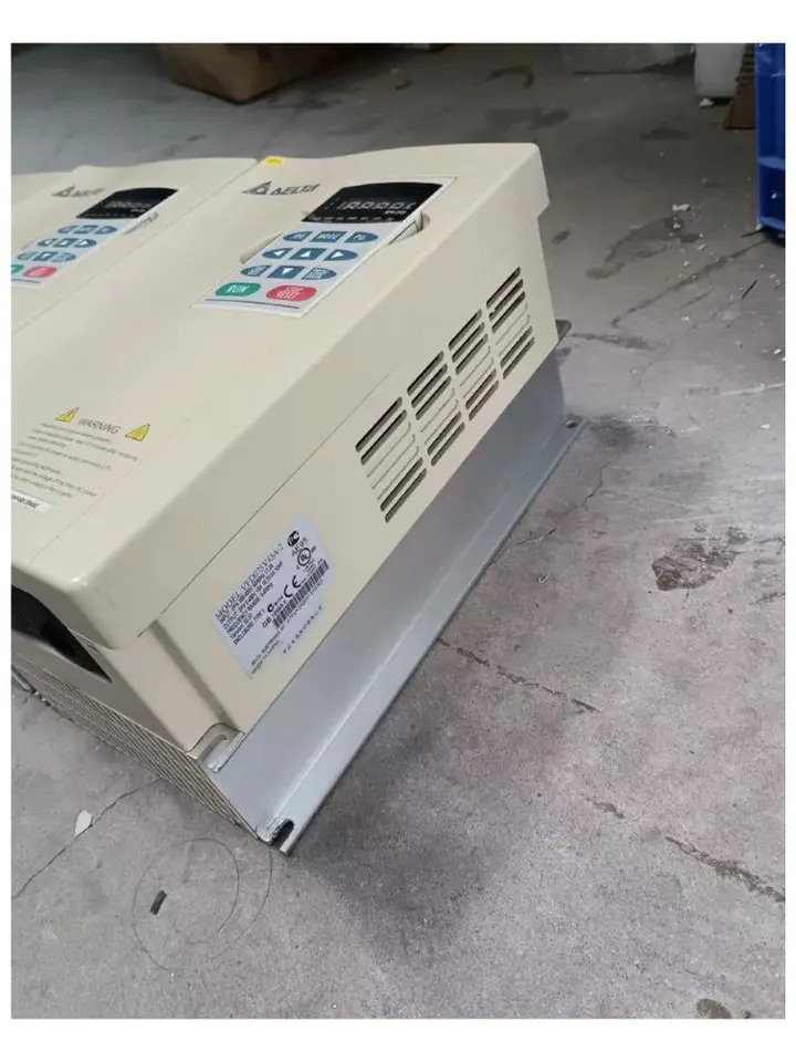 리퍼 VFD075V43A-2 인버터 완료