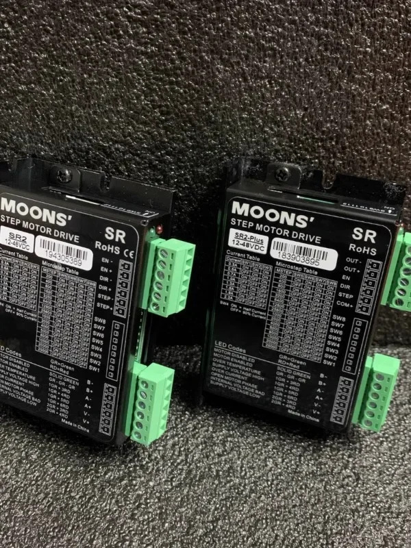 MOONS 드라이브 SR2 업그레이드 플러스 전압 12V-48V SRX02-S