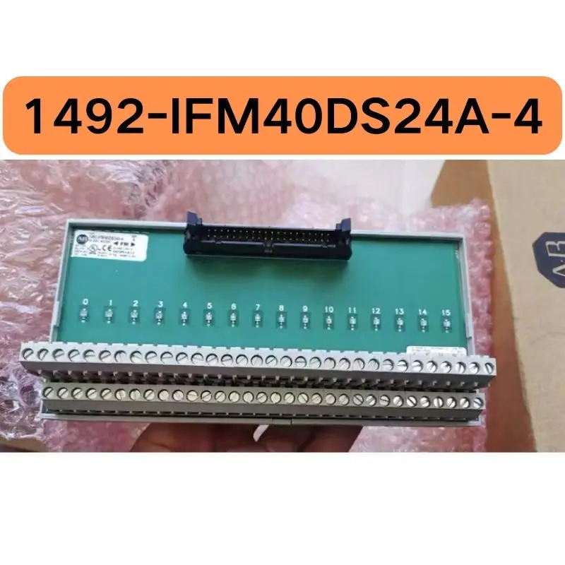 신 모듈 엔드 1492-IFM40DS24A-4 포장