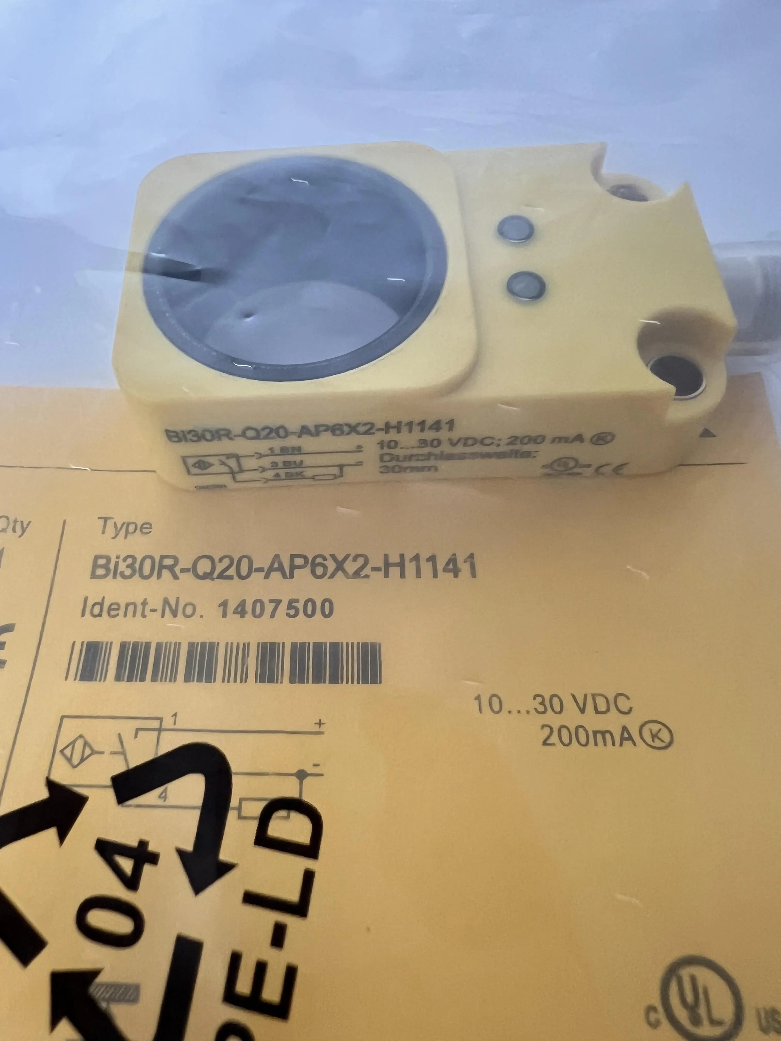 BI30R-Q20-AP6X2-H1141 오리지널 유도형 스위치 센서