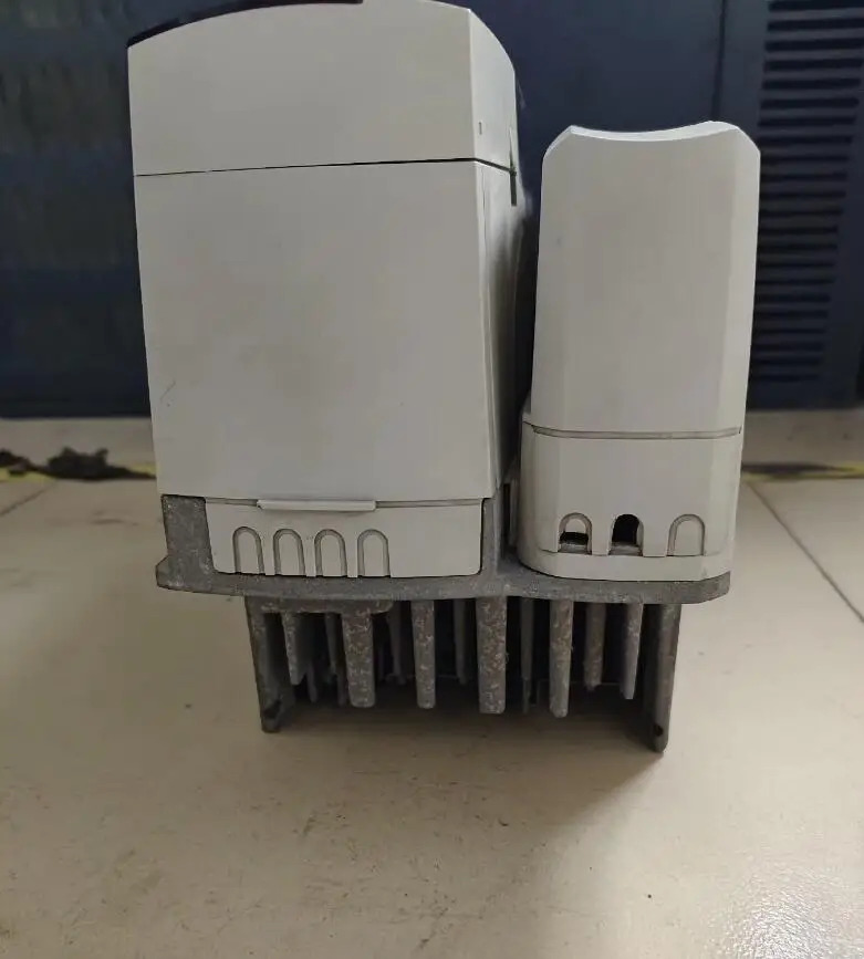 3개월 으로작동 상태인버터 SP2403