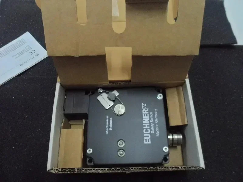EUCHNER TZ1RE024RC18VAB-C1826 안전 스위치 신