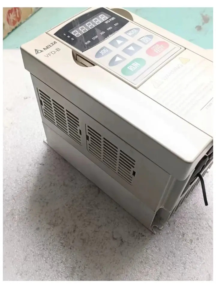 리퍼 VFD022B43A 인버터 완료