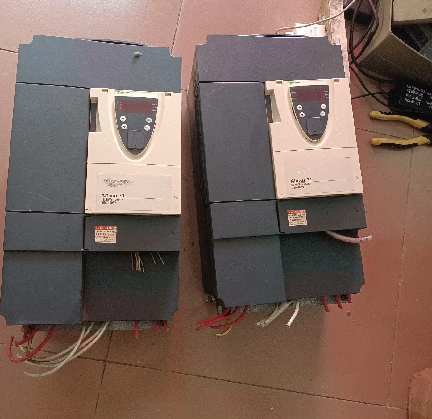 ATV71HD18N4Z 18.5kw 3개월 으로 잘 작동함