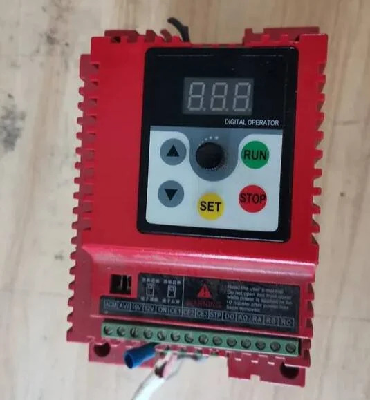 HS100-2.2G3 2.2KW 380V 3개월 으로 잘 작동
