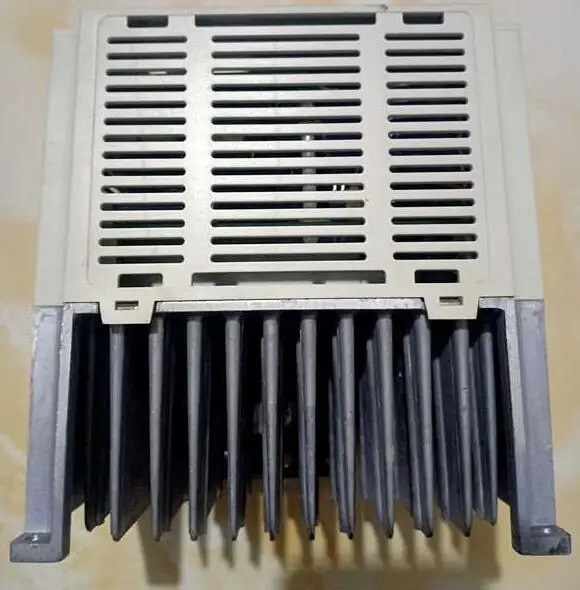 SV015iG5-1 220v 1.5KW 3개월 으로 잘 작동함