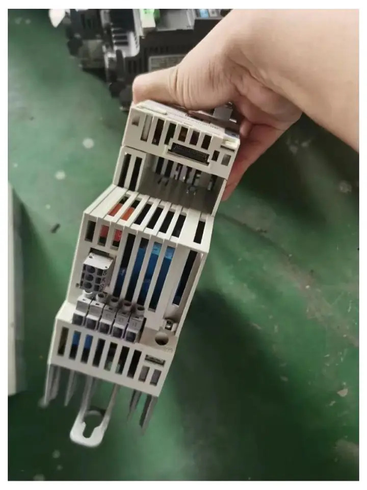 리퍼 E84SCE3714SX0 인버터 완료