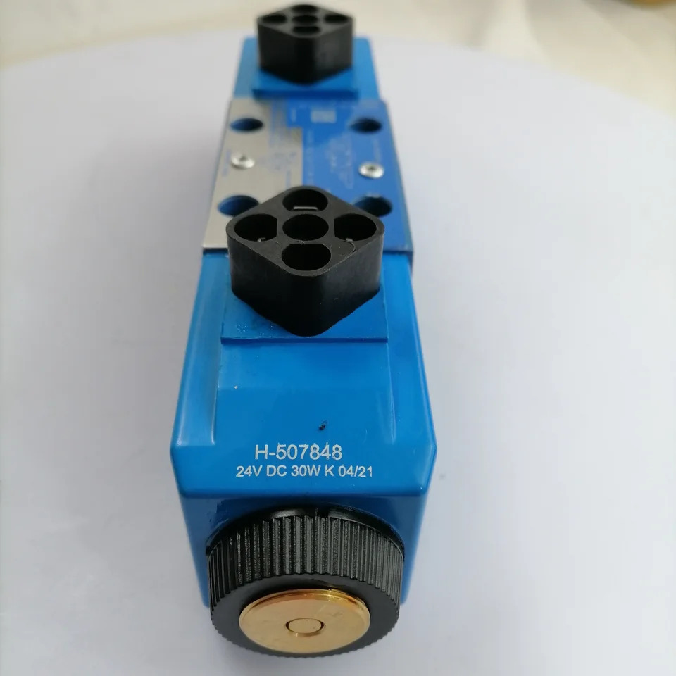 Ea ton vic kers 솔레노이드 밸브 DG4V DG4V-3-2N-M-U-H7-60